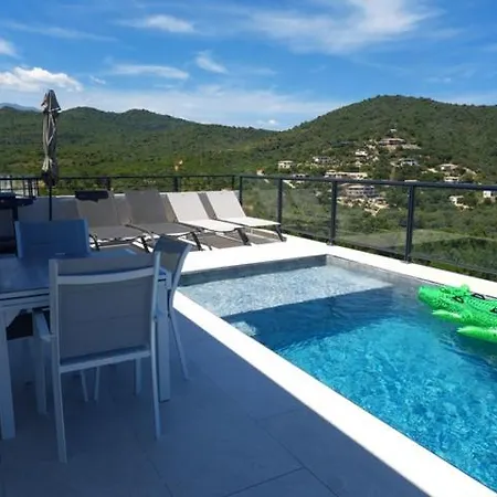 Hébergement de vacances With Private Pool, Sea View, 800 M From In Tarco